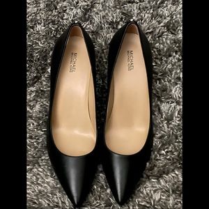 Michael Kors Classic Black Pointed Toe Pumps Size 11